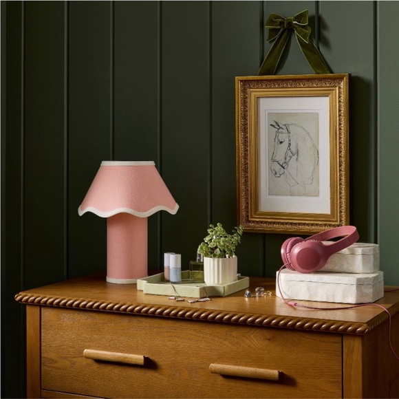 STUDIO MCGEE NWT table lamp fabric base & scallop shade -pink - Picture 3 of 10